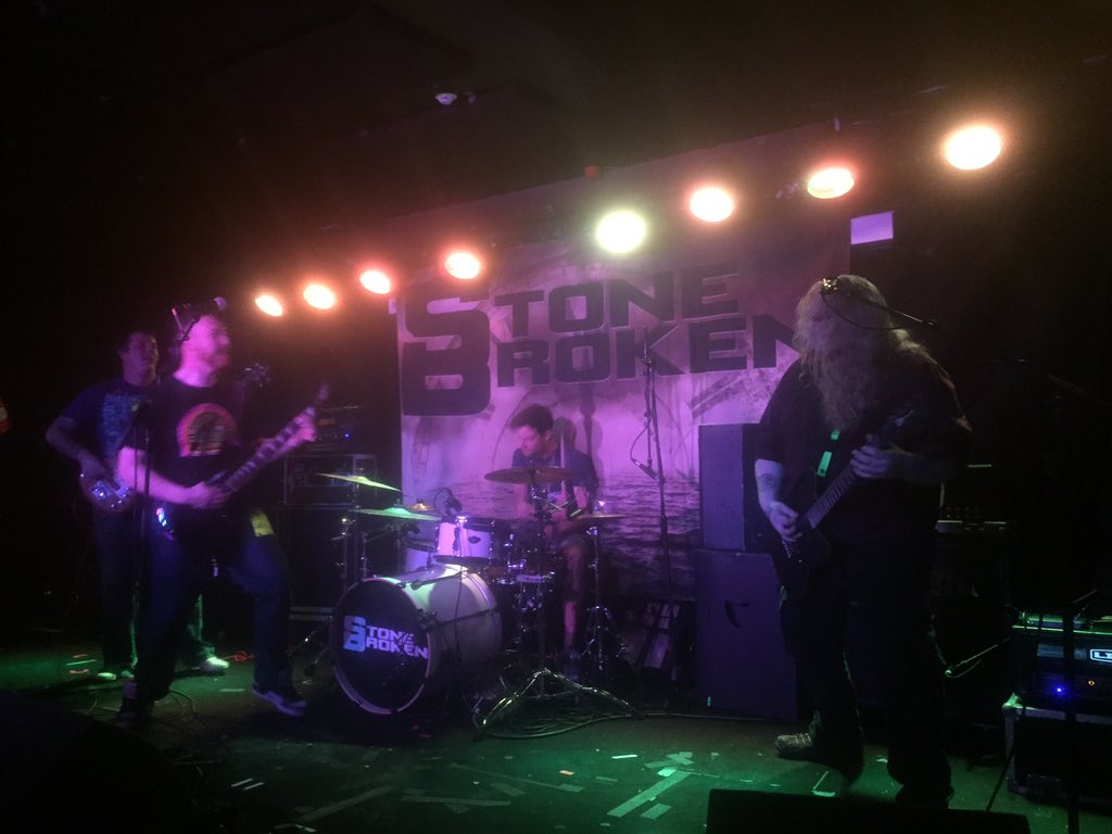 swampy_lee's tweet photo. @C2EffectUK smashing it up at slade rooms. Awesome sound, genuine nice guys https://t.co/bR8tJATaHH