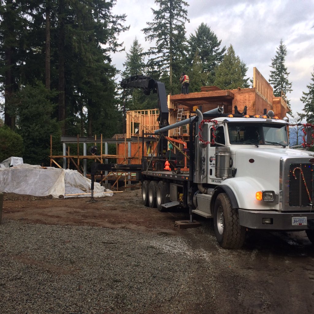 RickGauthier2's tweet photo. @StandardTC more structural steel installed for Suoerbuild #superbuild #standardtc https://t.co/KTHKOGHFiW