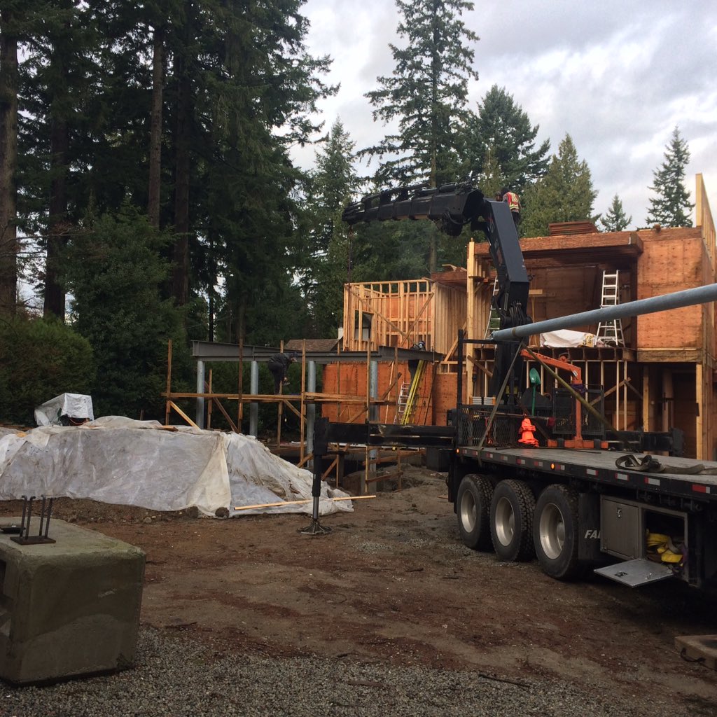 RickGauthier2's tweet photo. @StandardTC more structural steel installed for Suoerbuild #superbuild #standardtc https://t.co/KTHKOGHFiW