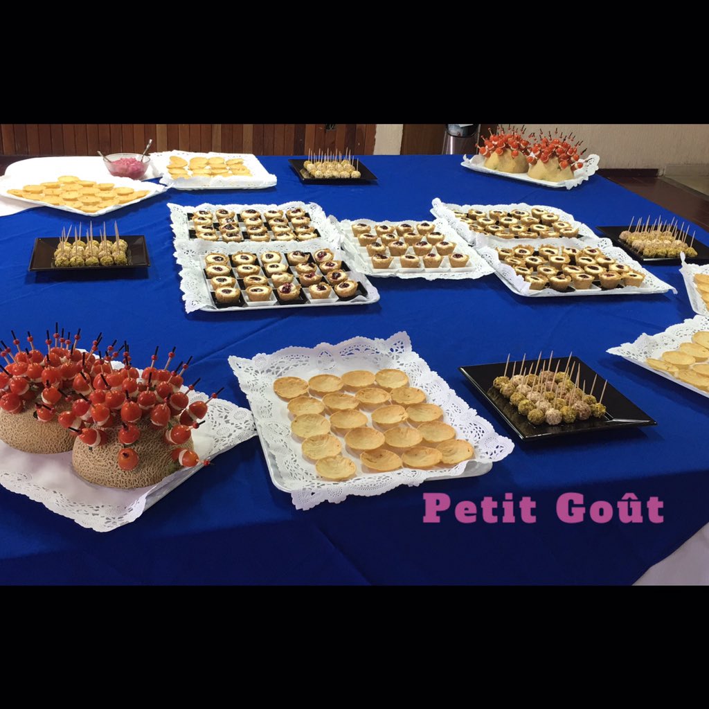 GoutPetit's tweet photo. Te hacemos tus brindis,coffe breaks o reuniones con canapès,quesos,tapas y postres https://t.co/qvDgHhc2KW https://t.co/BiWWQ471iF