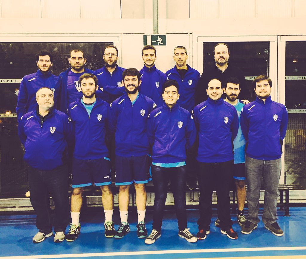 Guille_Delagu's tweet photo. Entrenadores balonmano!!! #preSDelpilar https://t.co/uHsNOuSYvQ