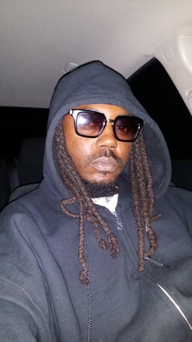 Blakface6's tweet image. Its a cold world so imma go fa da juggler