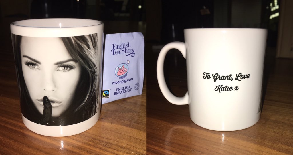 grantm83's tweet photo. Loving my work #SecretSanta....someone's done there research @MissKatiePrice #katieprice #thepricey 💋🎄 https://t.co/khBwNjjhC8
