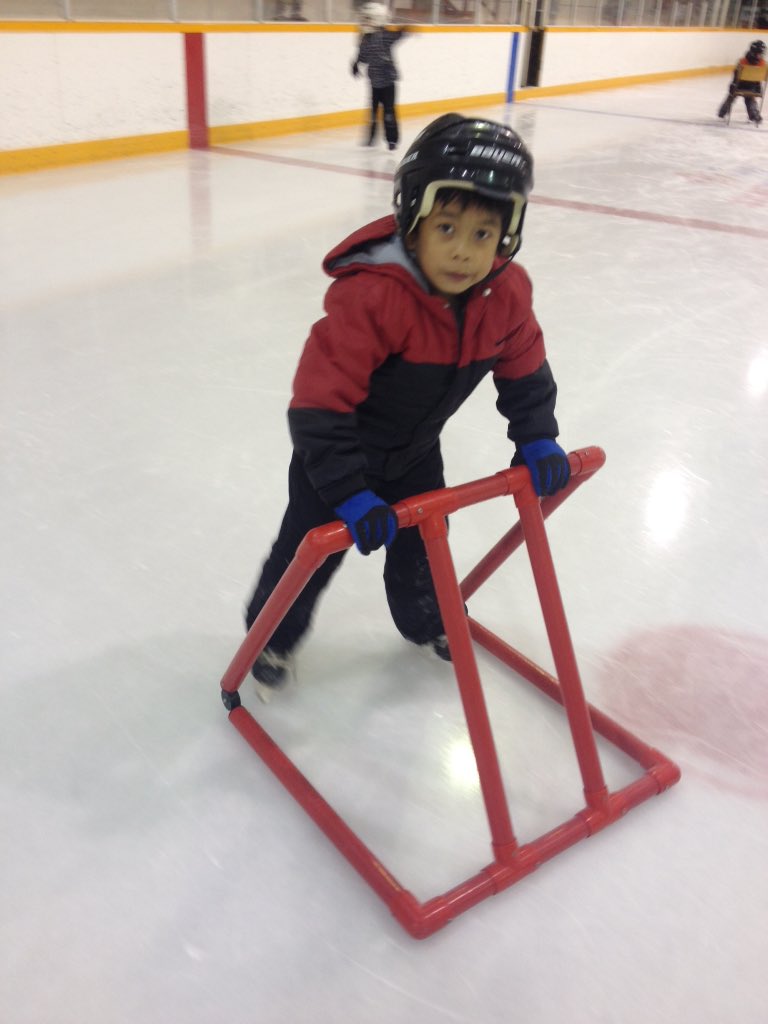 Porcupine_BEARS's tweet photo. First time on skates!!!!👍😊 #PPCS https://t.co/D9VneTX2kF