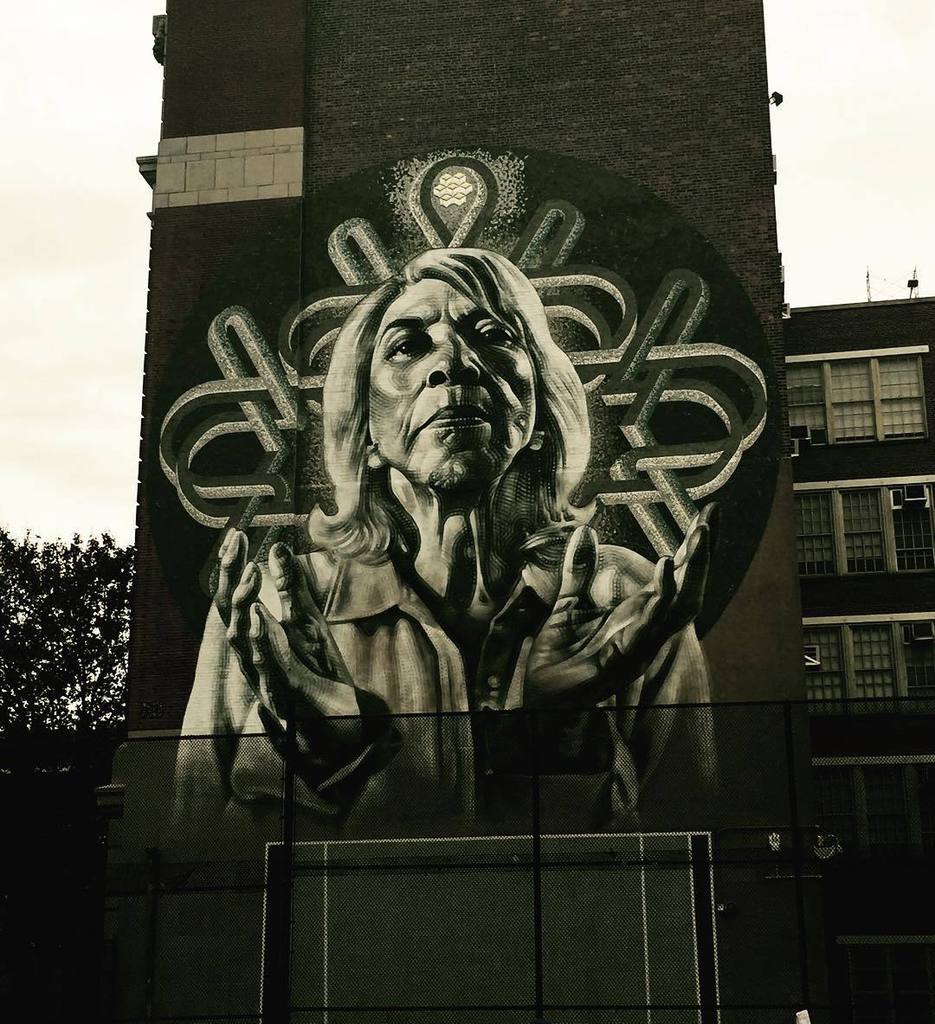 StArtEverywhere's tweet photo. Holi, tome una foto. #elbarrio #lexington #artechilango #artnyc #nycart #streetartnyc #NYC #laisla #siwey #simon #a… https://t.co/IHpqOwcF8q