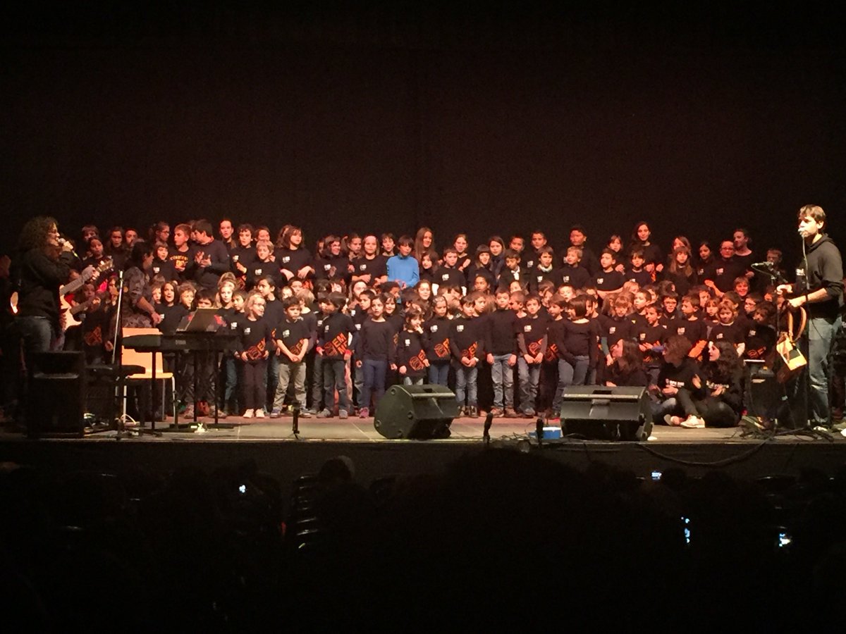 edimusica's tweet photo. Els @koloraines i la Coral Infantil de l’ @EMMBerga als #microconcerts de Nadal ens canten “Només cal créixer”. https://t.co/nI0h38ENEa