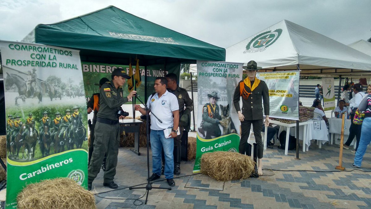 ProyectAgrop's tweet photo. Con feria campesina en #Sincelejo @CarabinerosCol impulsa y promueve proyectos productivos de la comunidad rural. https://t.co/D8HRfQFQ7c