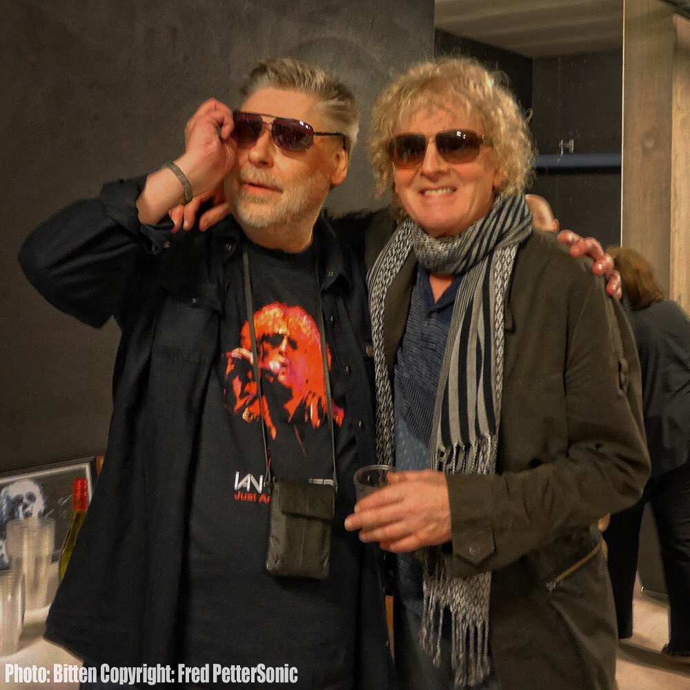 IanHunterRocks's tweet photo. Me & Ian Hunter backstage! #Falkenberg 2014 #IanHunter #IanHunterRocks #RantBand #RockMusic #MottTheHoople #Mott https://t.co/SUgN3gpCd0