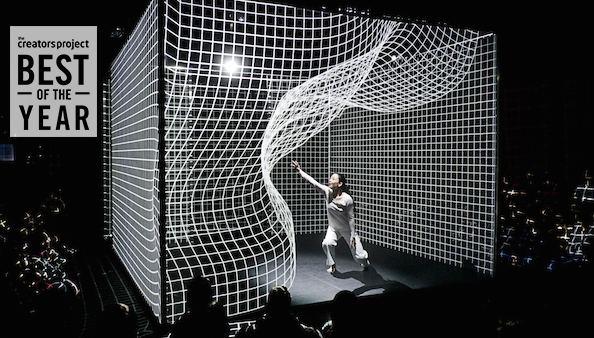 CreatorsProject's tweet photo. Dancer bends light in a stunning projection-mapped performance. Live, no recorded video https://t.co/32XKdsHeA6 https://t.co/p5fQqZZNnS