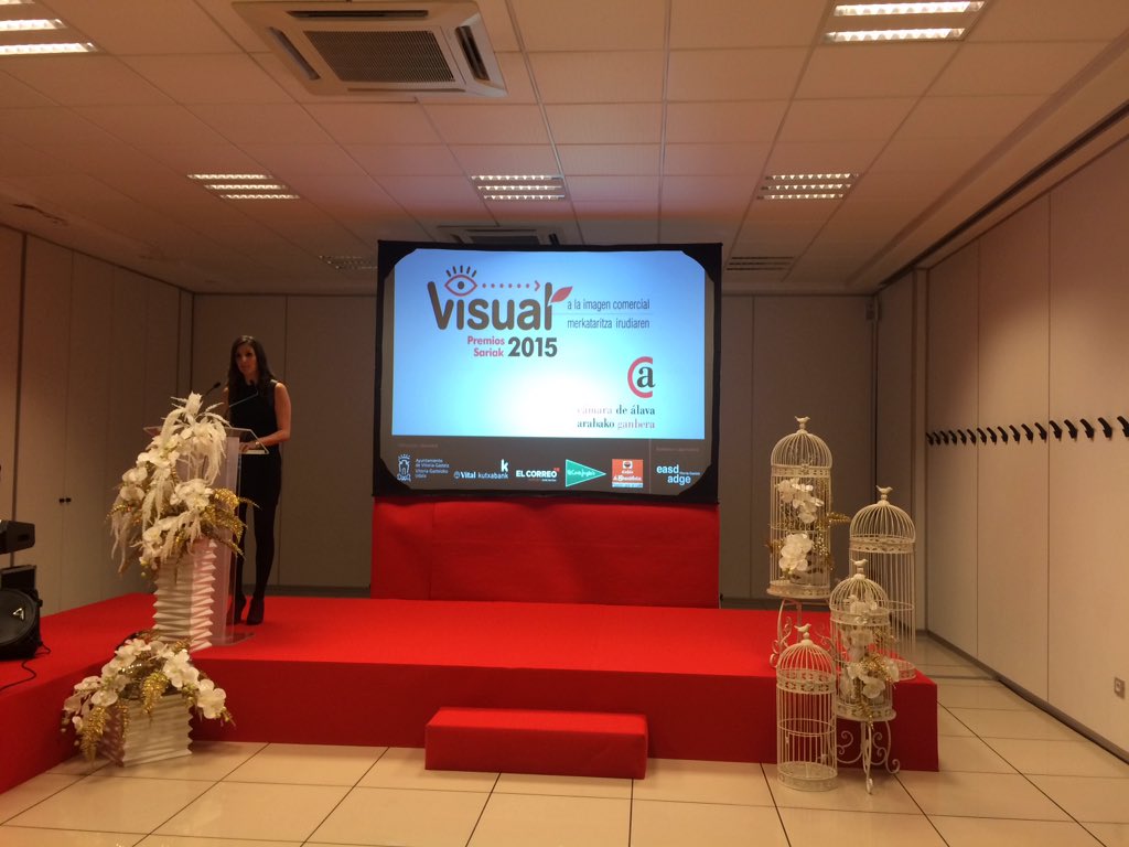 gasteizon's tweet photo. De la #NocheVelas a #premiosvisual de @camaradealava https://t.co/H3o0uhAdBU