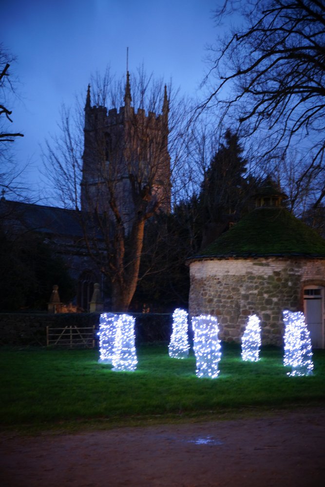 bravuogn's tweet photo. Circle of Light at Avebury tonight @AveburyNT https://t.co/00vPa7cgoV