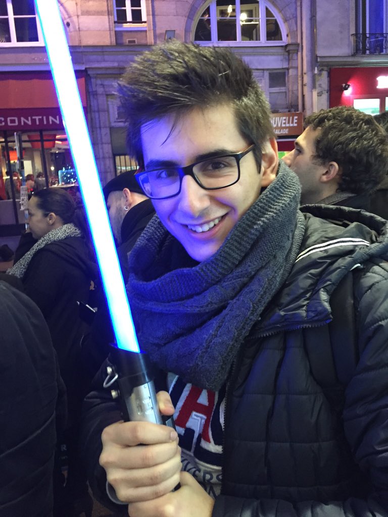 Que l'aventure commence ! #StarsWars #LeGrandRex #Jedi #lightsideoftheforce @LeGrandRexOff