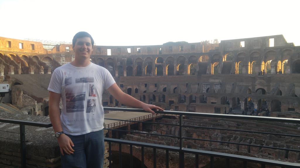 ericheigis's tweet photo. Inside the colosseum #eudiscovery #contikichelsea #contikimarco https://t.co/AWHgtdW5ME