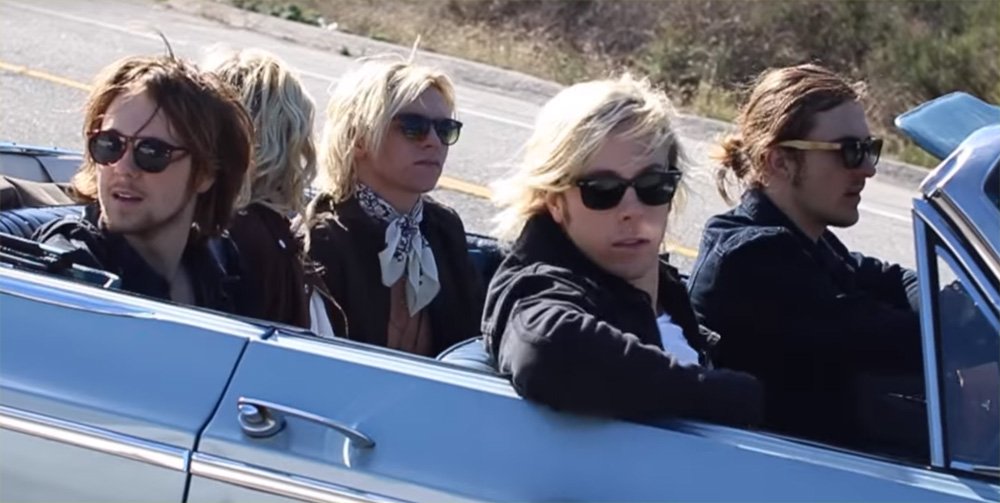justjaredjr's tweet photo. .@officialR5 head to Vegas in a convertible for their #WildHearts music video. Watch NOW: https://t.co/7zQWb4Uyjx https://t.co/6SQPBWfkWf