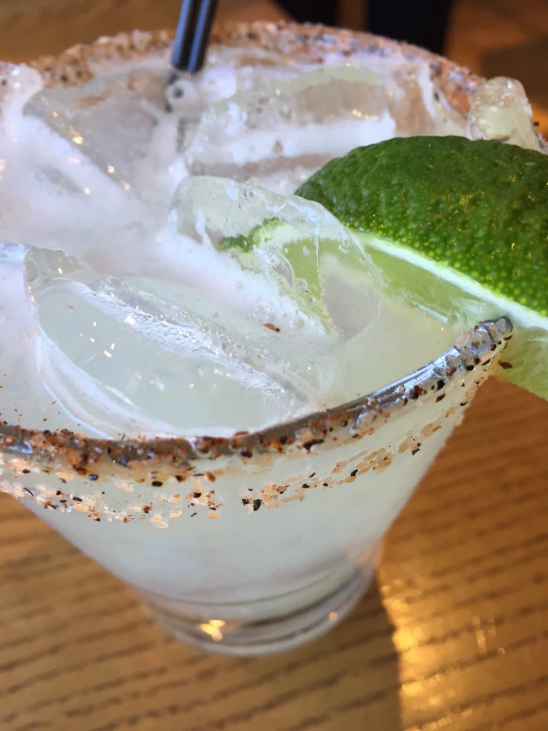 DrinkGompers's tweet photo. Gomperita with Cactus salt rim 😀🎊🎉❤️ #Gomping #Gomperita #glutenfree #kosher #oregon #texas #idaho #california https://t.co/nTwERaTOtD