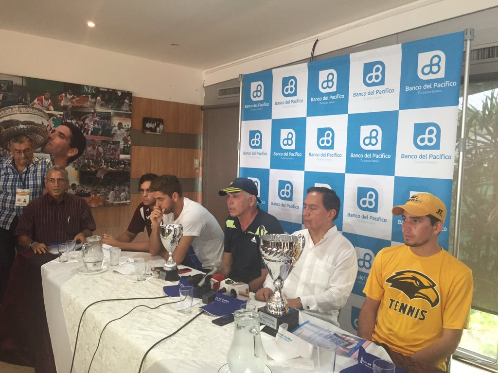 jctoledo2's tweet photo. Los principales tenistas del País inician mañana la Copa Banco Del Pacífico: 12:00 Tenis Club Sambo @CarlosVictorM https://t.co/qRn5QfxUxl