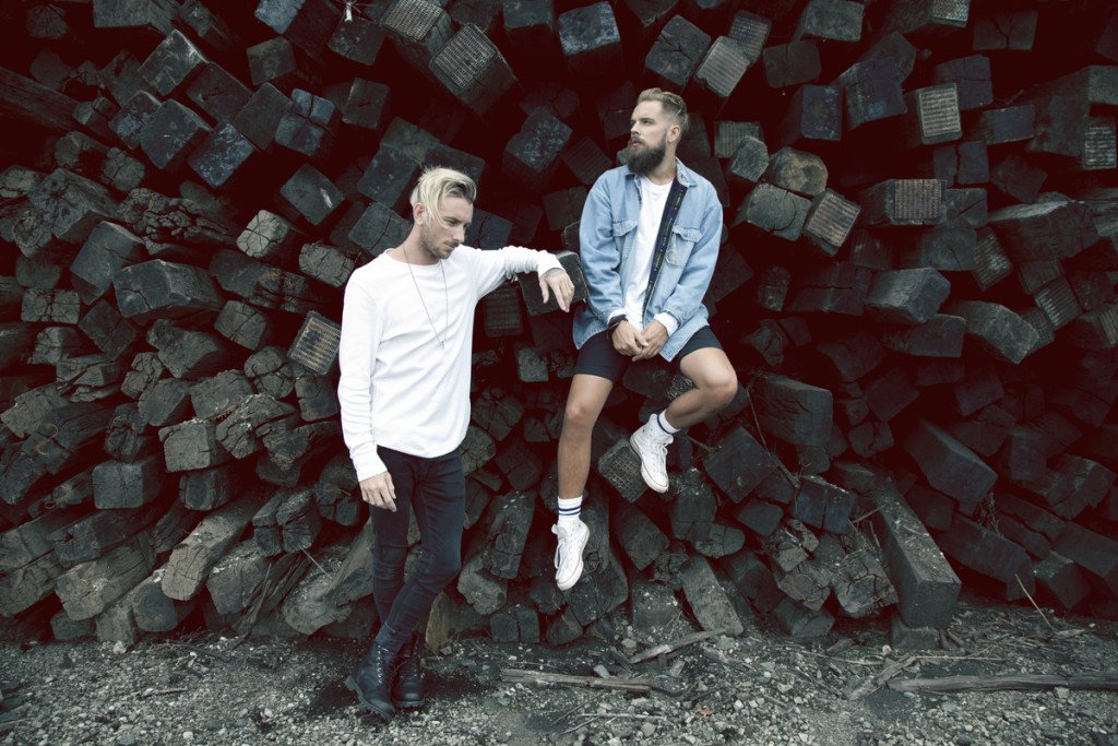 Finding Carter tweet media