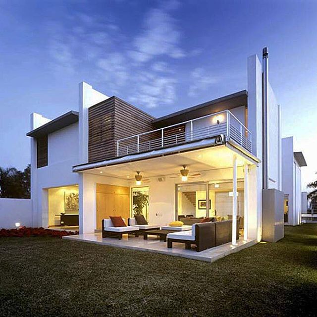 Консоль в скандинавском стиле. Карлос ферратер архитектор. Дом с консолями. Console house. Барнхаус на склоне на сваях.