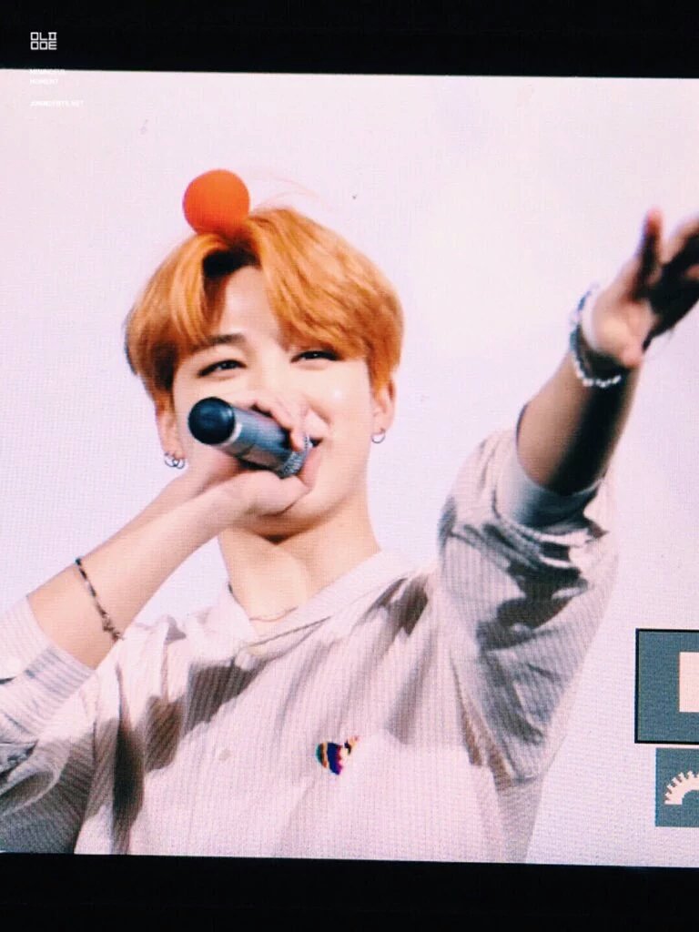 JiminArabArmy's tweet photo. 151218 || جيمين في فان ساين يويدو
#جيمين https://t.co/Nv3yro2eZc