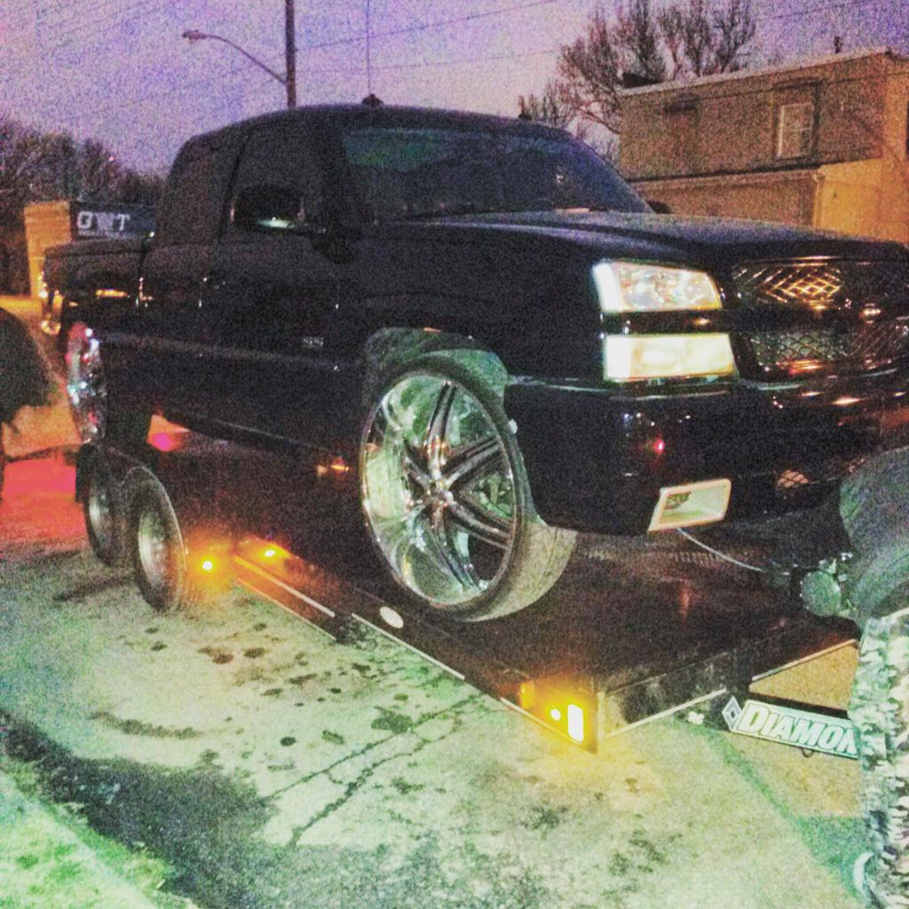 PoundkcakeGarc1's tweet photo. #SS Silverado https://t.co/1v7740zlYy