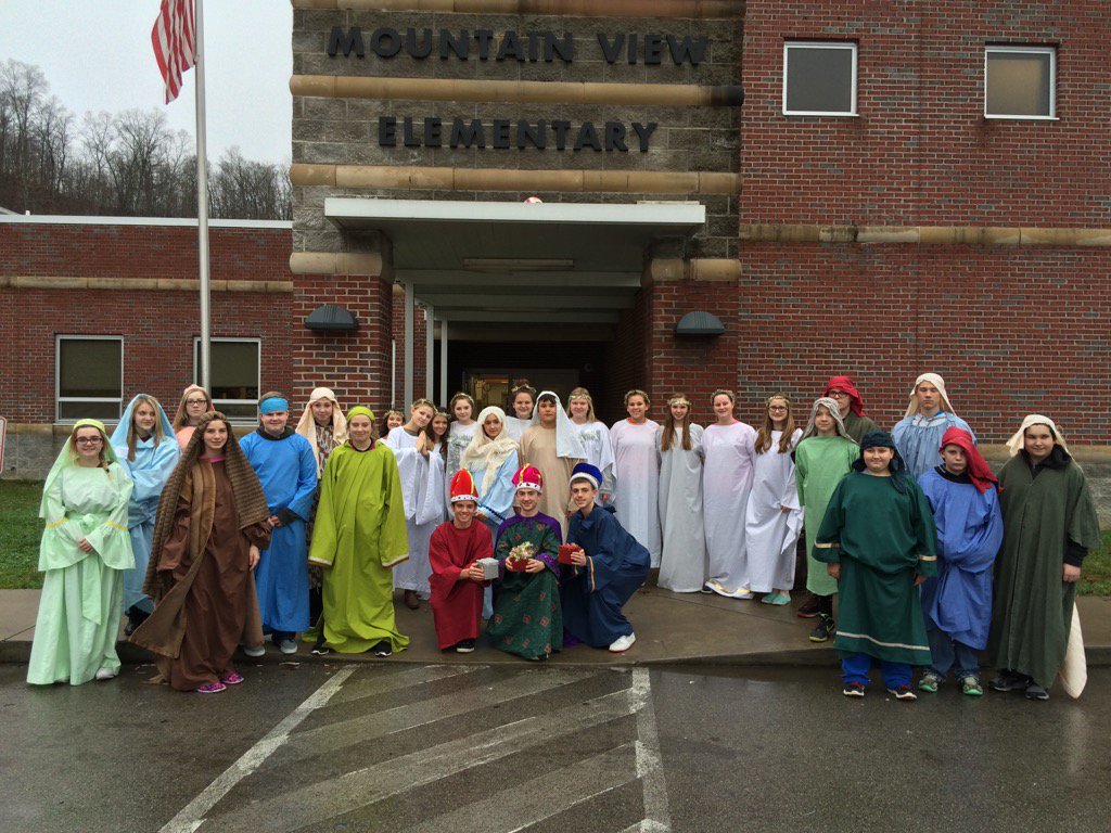 Proud of my kids <a href="/MVE_Bears/">Mountain View Elem.</a> super job today! Merry Christmas and love ❤️ all classes were great #xmasprogram