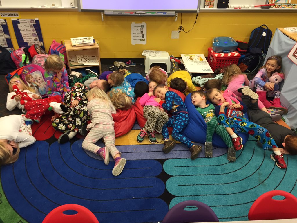 OtsegoPreK's tweet photo. Pajama party fun! #otsegoknights #mssara #sugarhigh https://t.co/KJLrDnGo1X