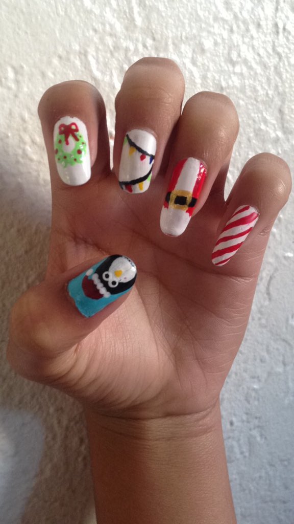EsmesanchezRs's tweet photo. #christmasnails #cutepolish #happyholidays https://t.co/EVH4ENtMwX
