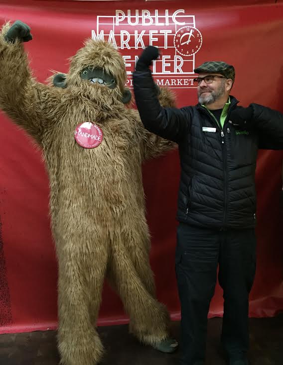 VisitSeattle's tweet photo. Tomorrow is the last day for your #SasquatchSelfie at @pike_place #SasquatchSaturday https://t.co/4UBoTSIkf9 https://t.co/pDCAFFNcUn