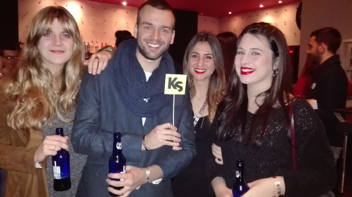 delaclase's tweet photo. #SiempreEsMomentoDe de pasar una buena noche rodeados de publicistas ¿verdad @Kill_September ?
#CandellaLlama https://t.co/wondlYcVWf
