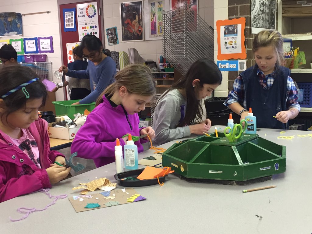 JCSD_WAEart's tweet photo. 3rd and 5th grade created printing blocks and became printmakers. #collograph #linoblocks #printmaking @JCSD_WAE https://t.co/UFUbHELDaQ