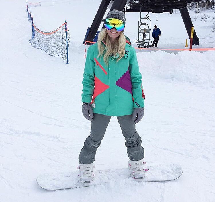 AuraOptics's tweet photo. Another Aura Featured Fan @jensynjeppsen rockin the Aura Nimbus goggle while boarding. #auravision https://t.co/WESkisqPcI