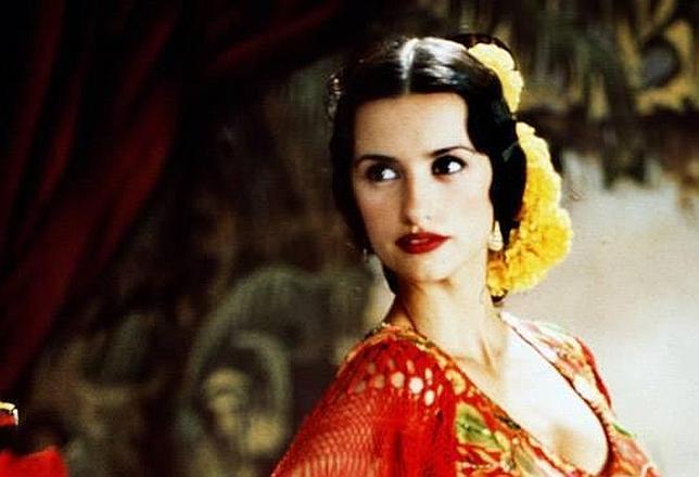 Vertele's tweet photo. ¿A qué Penélope Cruz prefieres? 
RT A la de la izquierda, es más divertida
FAV La de la derecha es única

#TCMS14 https://t.co/kBMAwurjfy