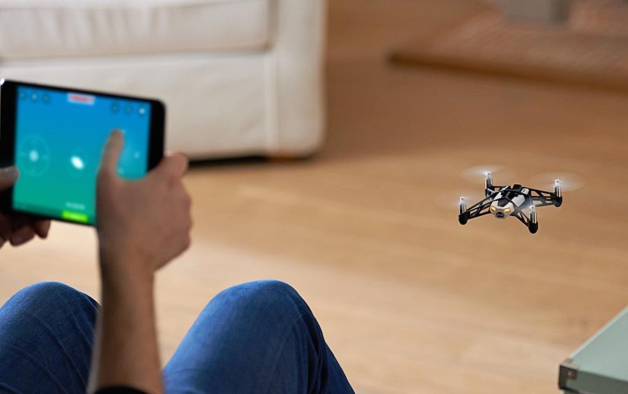 AleatorioEl's tweet photo. REPORTAJE: Drones: Un regalo peligroso https://t.co/xp1uo5cYgM https://t.co/ciS8ZkjP5j