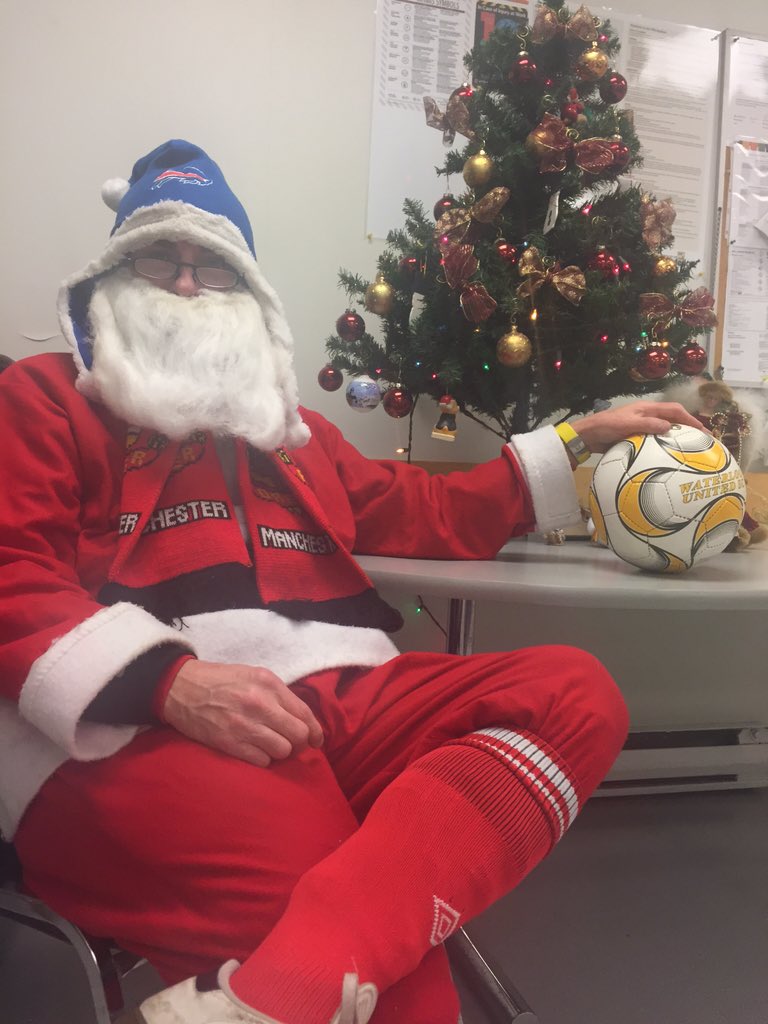 coachmackie's tweet photo. The perks of the job. Soccer Santa chillin before @WMSC1 skills development.#sweating buckets#Bills or Man United https://t.co/o34OKoluHs
