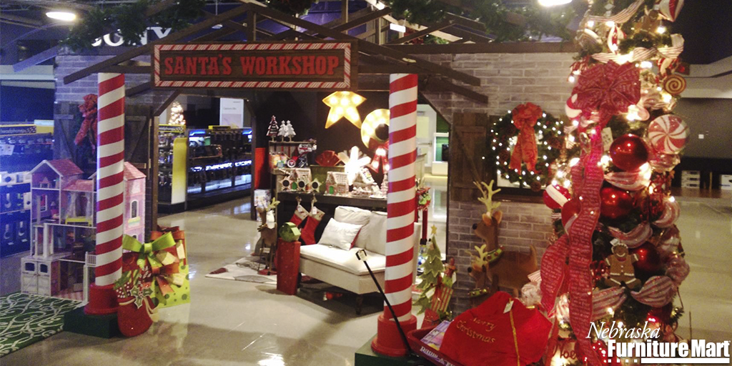 nfmtweets's tweet photo. How do we pick our in-store layout &amp; presentation? Our elite team of merchandisers: https://t.co/HBom4lYRKV #NFMBlog https://t.co/p6yDhc27Qj