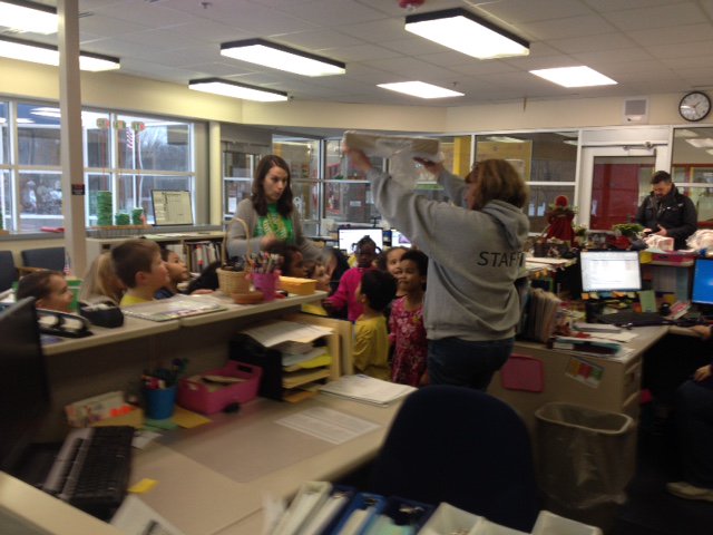 Elves and gingerbread man for K students today! #GageGators #happyclassrooms <a href="/petersonkinders/">Peterson's Kinders!</a> <a href="/ailtsfirst/">Julie Ailts</a>