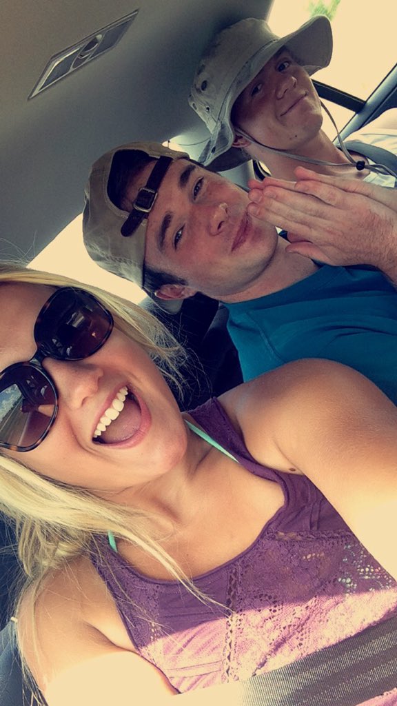 bardownbarnes3's tweet photo. Happy birthday @christinabarryy hope you're having a great day babe! Here's a pic of us! https://t.co/sc7Zc1X0jQ