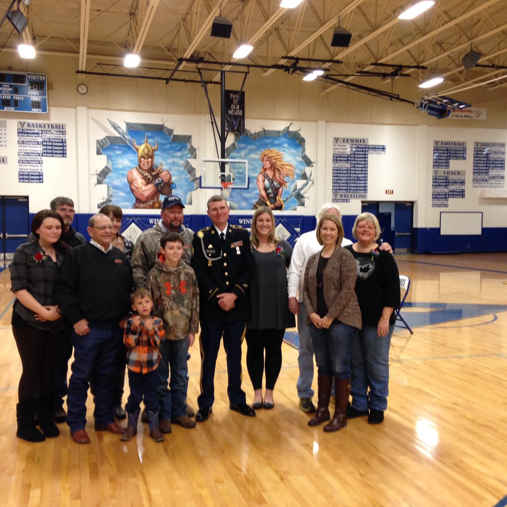 cpthomp4's tweet image. The students of WHS were amazing in the way they honored Mr. (Staff Sgt) McCubbin today.  Proud to be a Viking!!!