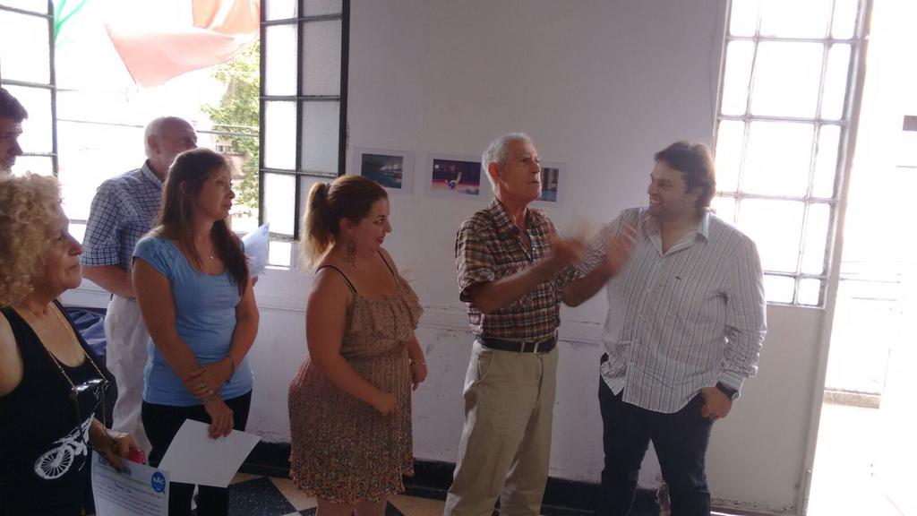 Ayer entregamos certificados a los vecinos de Tres de Febrero que hicieron el curso de Informática del #NAC