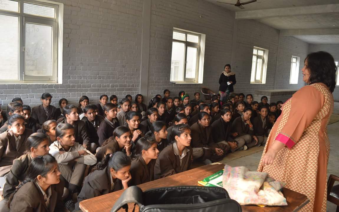 RedBliss_India's tweet photo. Project Director Haryana Ms. Suneeta Dhariwal recently awarded with Pride of India Awards 2015, training herself. https://t.co/zcrbSay9u6