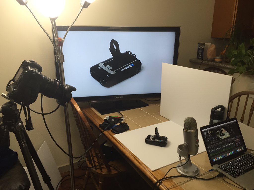 VortexRadar's tweet photo. I needed a screen to see what I'm doing so I used the TV. 😂 #RadarDetector #Blendmount #Max360 #5DMarkIII https://t.co/JVTjlRvqbG