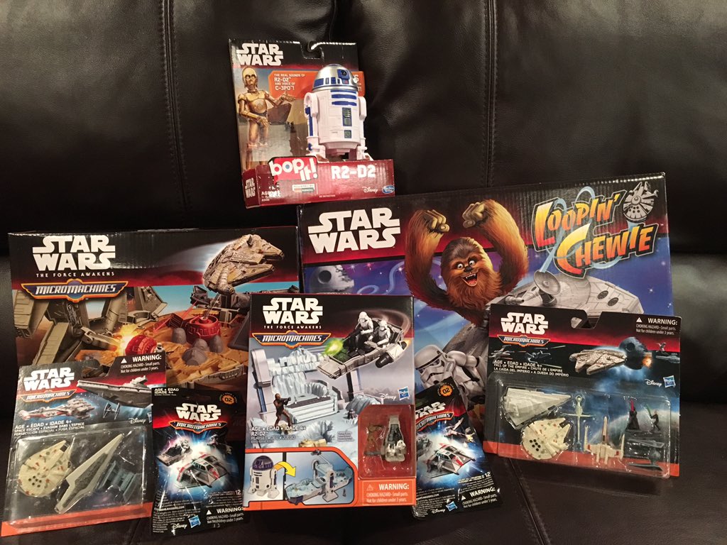 JediDefender's tweet photo. In the box - a nice collection of Millennium Falcon micro machine goodies and #starwars games! #chooselightside https://t.co/1JRA7pup6w