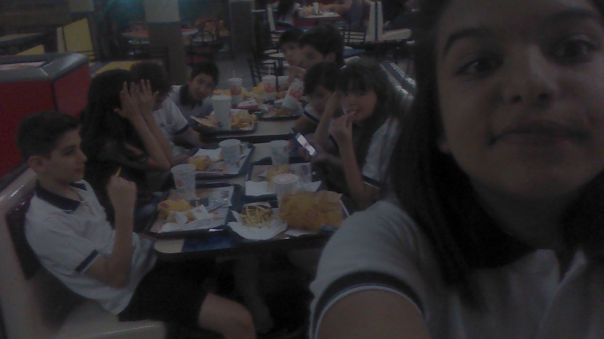 _Cuervita_'s tweet photo. En Bk con los mejores 💕💗💖💘💟💞💗 #Egresados2015 https://t.co/cGBYF8eTjY