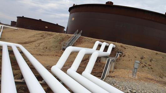 US #oil settles down 22 cents, or 0.6%, at $34.73 a barrel ow.ly/W6ipd via <a href="/CNBC/">CNBC</a>