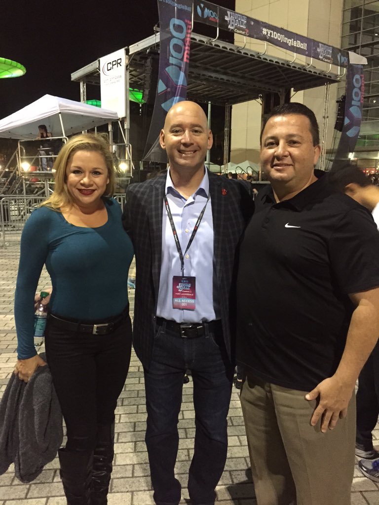 At #iHeartRadioJingleBall #Y100JingleBall with #ElPresidente <a href="/AngerTbone/">Lonny Anger</a>