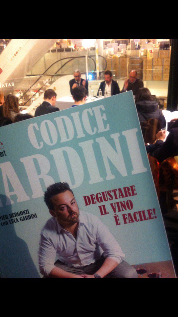 pierbergonzi's tweet photo. Oggi in edicola con @SW_SportWeek in regalo il #CodiceGardini la guida pop per degustare il vino #daNonPerdere https://t.co/sIqkENyLY8