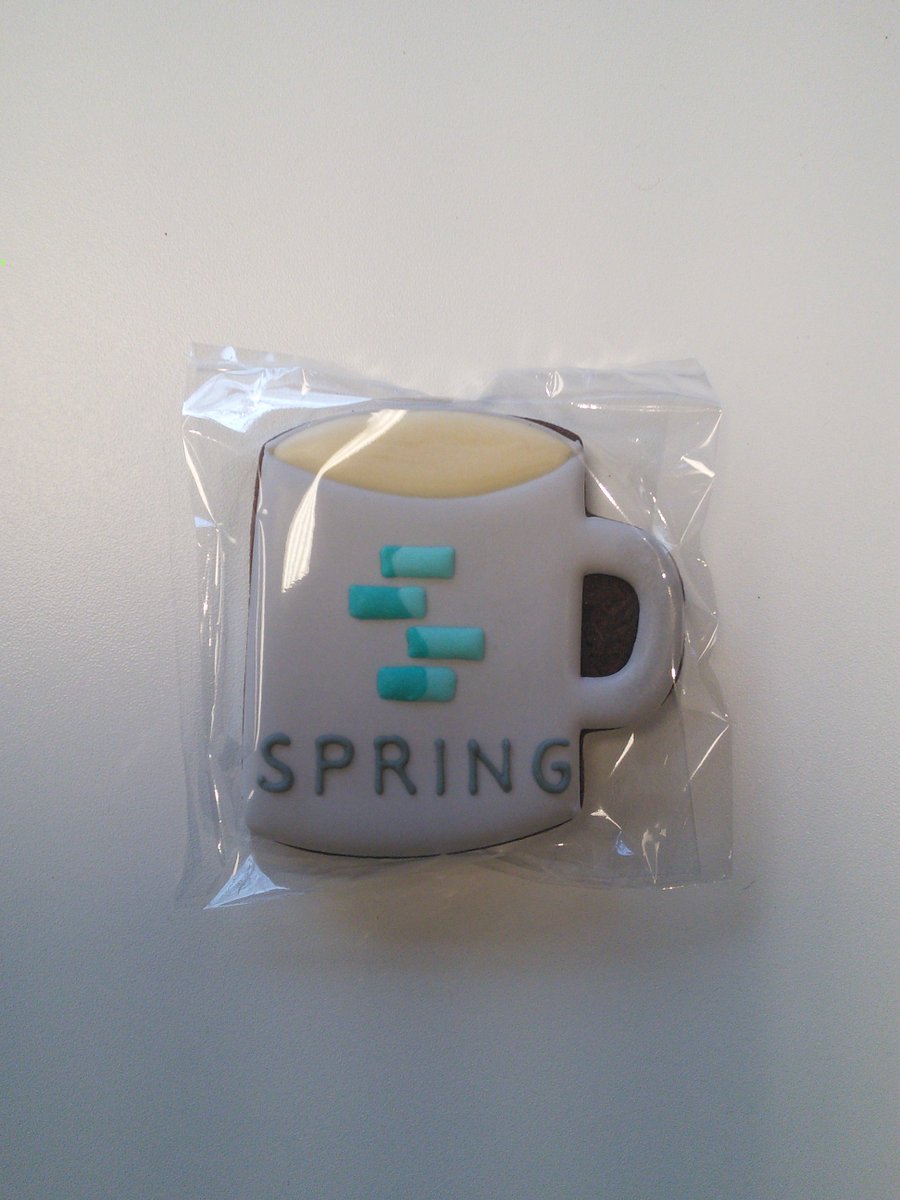Spring_is's tweet photo. Thanks so much @marketing_girl!! Cutest cookies ever :) 
Amazing baking @andreasoven
#HappyHolidays https://t.co/eylnpS1LX6