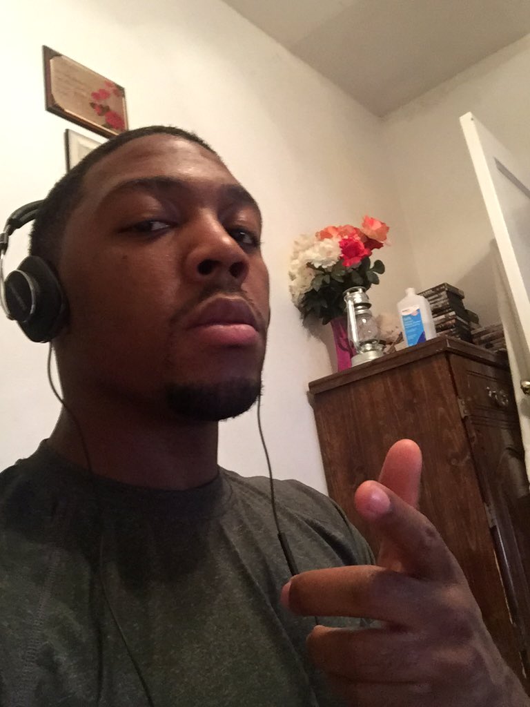 lavelzeus's tweet image. #wavesquad and #GOODmusic 
S/O to @BowersWilkins