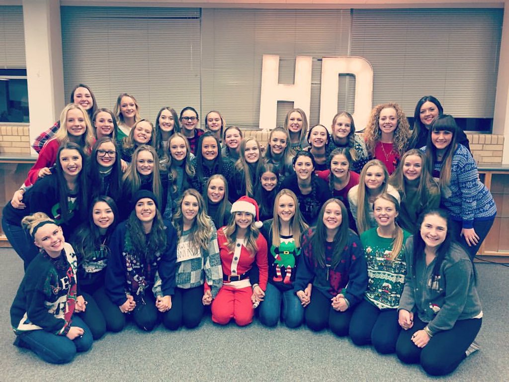 HDDrillTeam's tweet photo. Come support HD tomorrow at Copperhills high school! Good luck to everyone competing 💪🏼💚 schedule of tomorrow below! https://t.co/InpJ8bVgiP