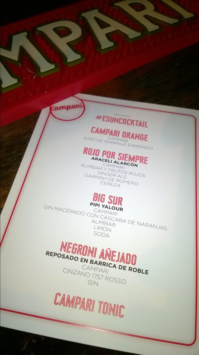 FerGiumelli's tweet photo. Esta noche en @PUBBRIT recibimos a @pipi_yalour  como bartender invitada! Un honor! #EsUnCocktail #BigSur https://t.co/cUwttz0crL